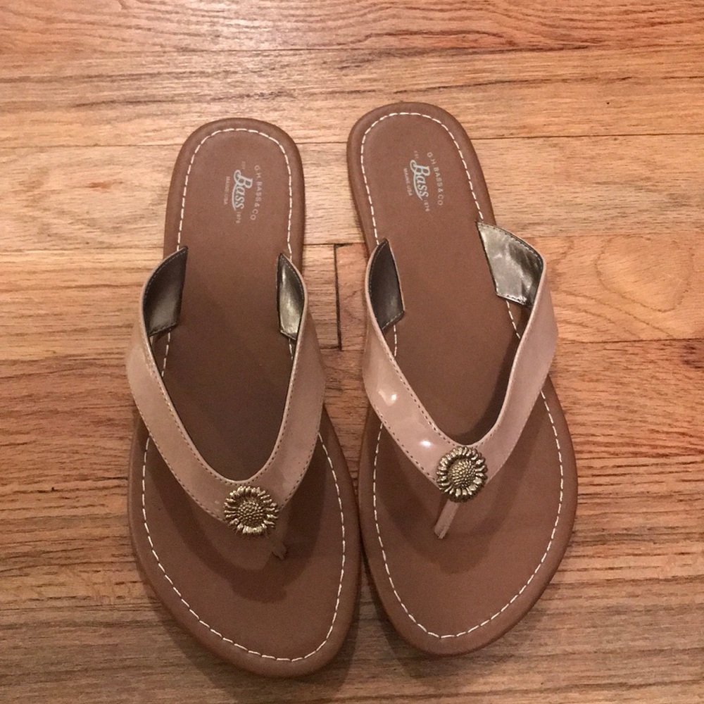 NWOT sandals